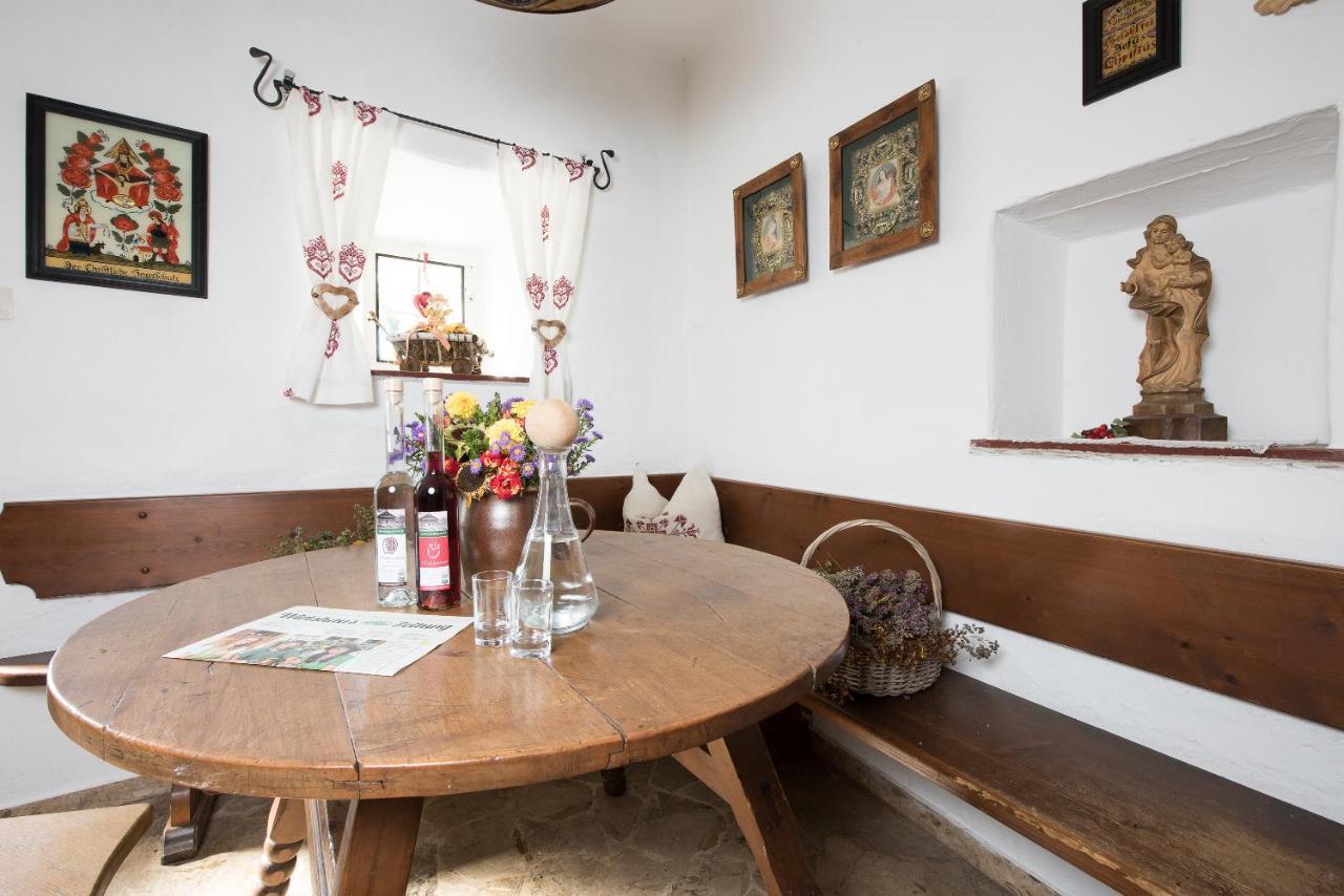 Hinterburghof Farm stay *